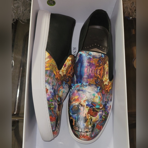 robert graham happy heart slip on - Picture 8 of 9
